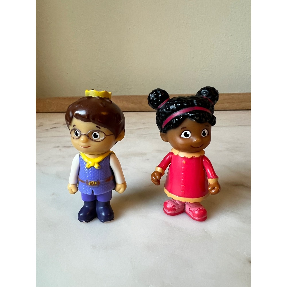 Miss Elaina and Prince Wednesday Daniel Tiger's Neighborhood Toy Figures
